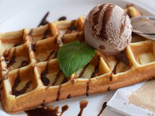 erdbeereis_waffeln_kaffeklatsch_usedom