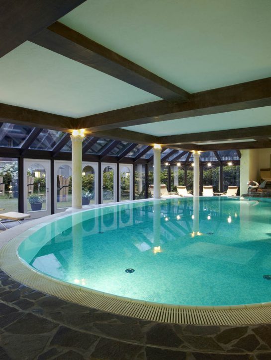 Forsthaus Damerow – Schwimmbad – abends – Lichtstimmung
