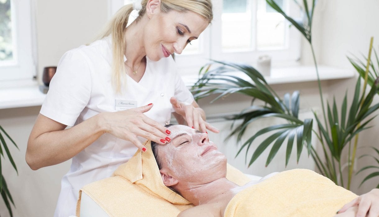 Hotel Forsthaus Damerow - TAO-Wellnessbereich - Gesichtsbehandlung